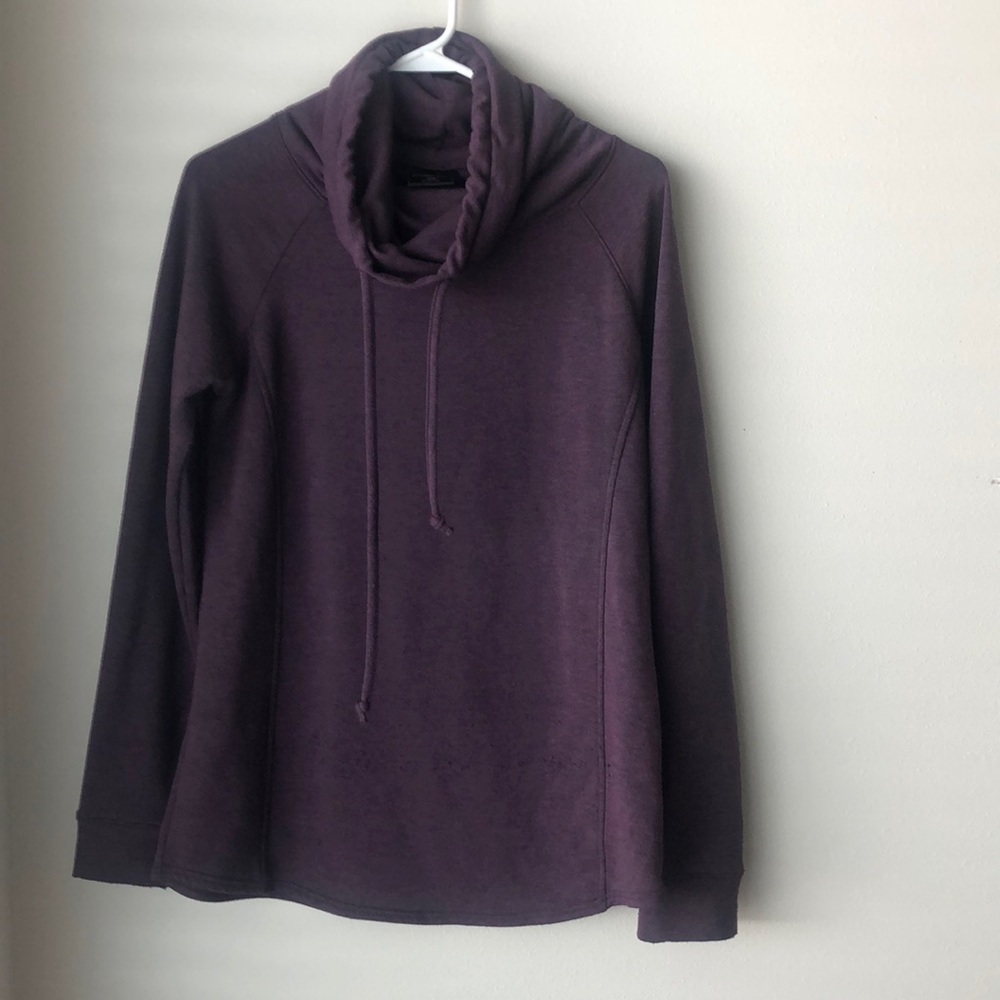 32 degree heat pullover
